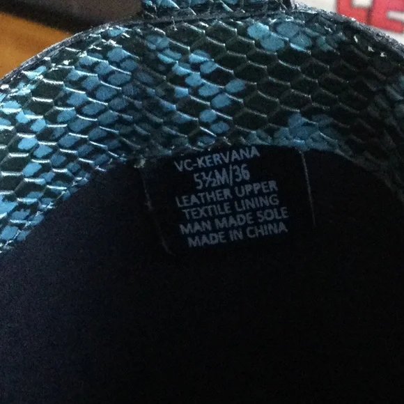 NWOT Vince Camuto Snake Embossed Leather Boots 5.5 - Picture 7 of 7